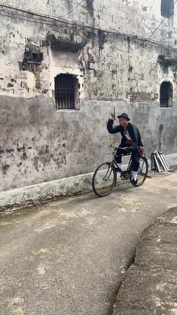自娱自乐玩的很嗨#百变生哥